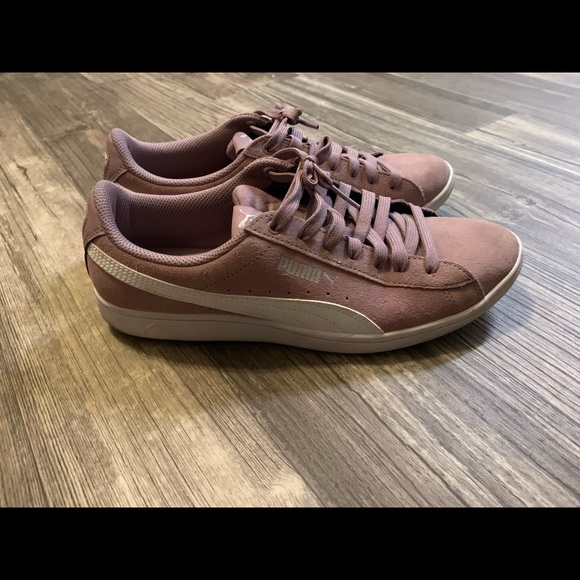 Leather Pumas in size 9 - Picture 2 of 4